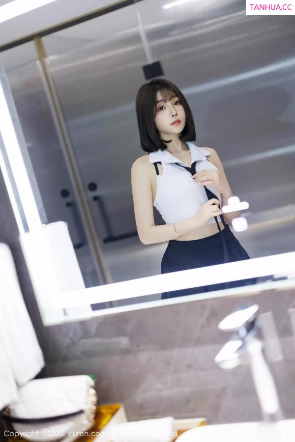 [XiuRen]高清写真图 2025.03.20 No.10048 徐莉芝Booty 婀娜妩媚
